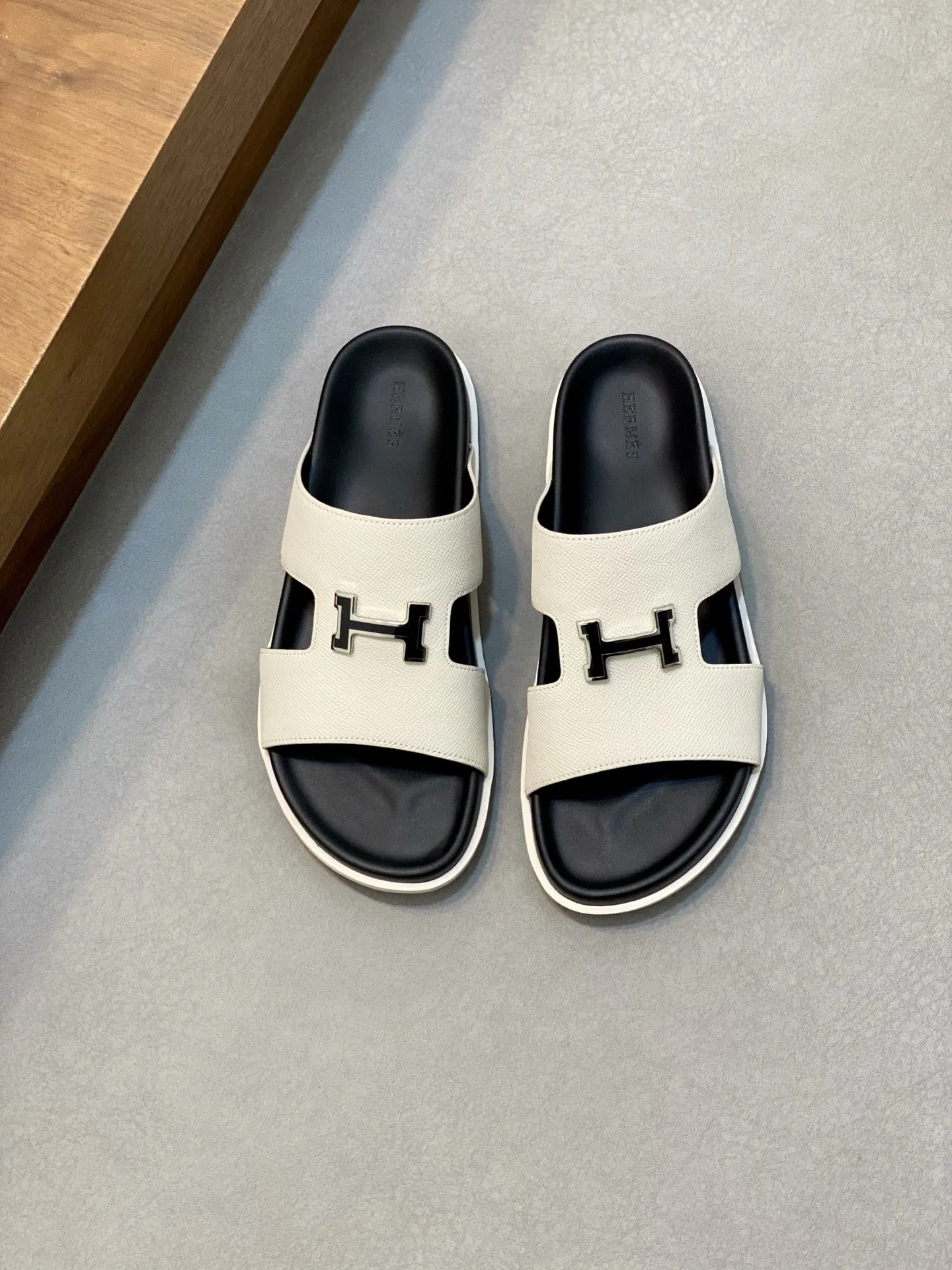 Hermès slippers category image