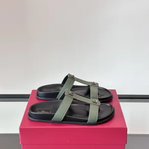 Valentino slippers category image