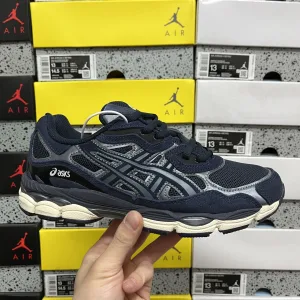 ASICS running shoes category image