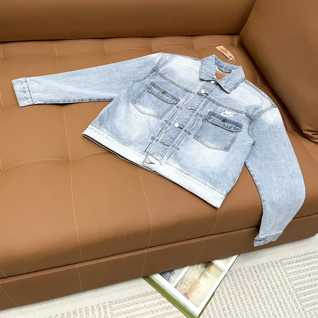 Levi's Outerwear category image